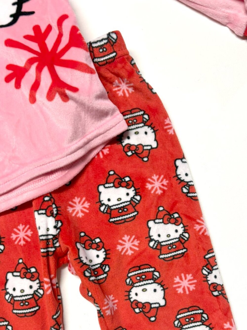 Hello Kitty Pajama Set - Picture 2 of 3